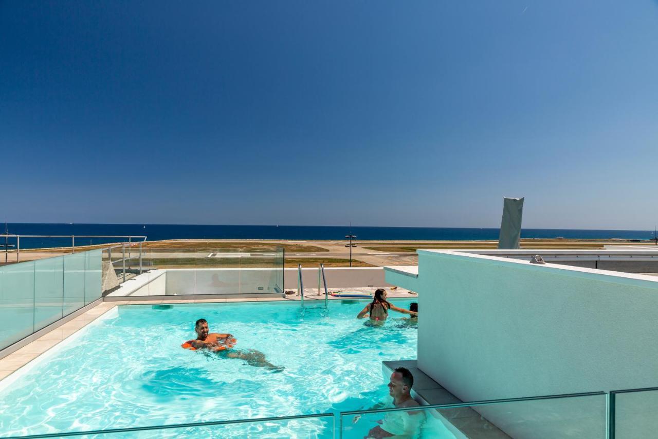 Nemea Arenas Aeroport Aparthotel 4*